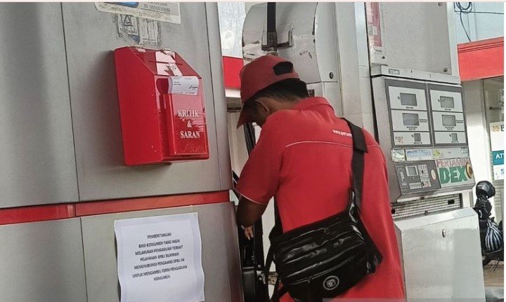 Pelayanan di salah satu SPBU Samarinda. (ANTARA/Ahmad Rifandi)
